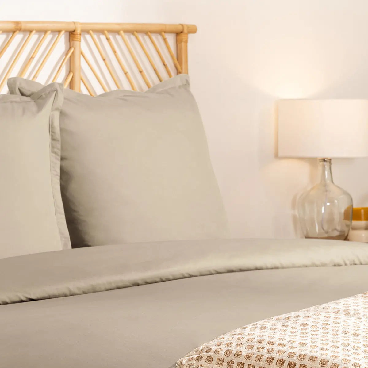 Lit double coffre 2 places – tissu beige | Spéciale meubles Lit double coffre 2 places – tissu beige | Spéciale meubles