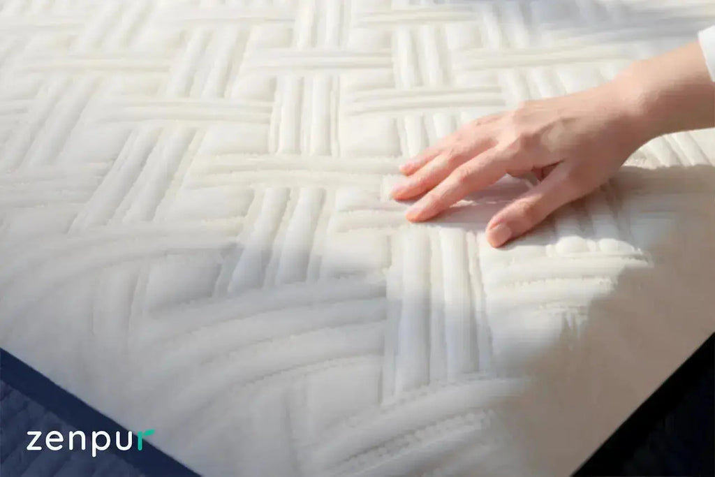 Détail du matelas Premium ZenPur, mousse à mémoire de forme respirante et anti-chaleur pour soutien cervical et confort maximal