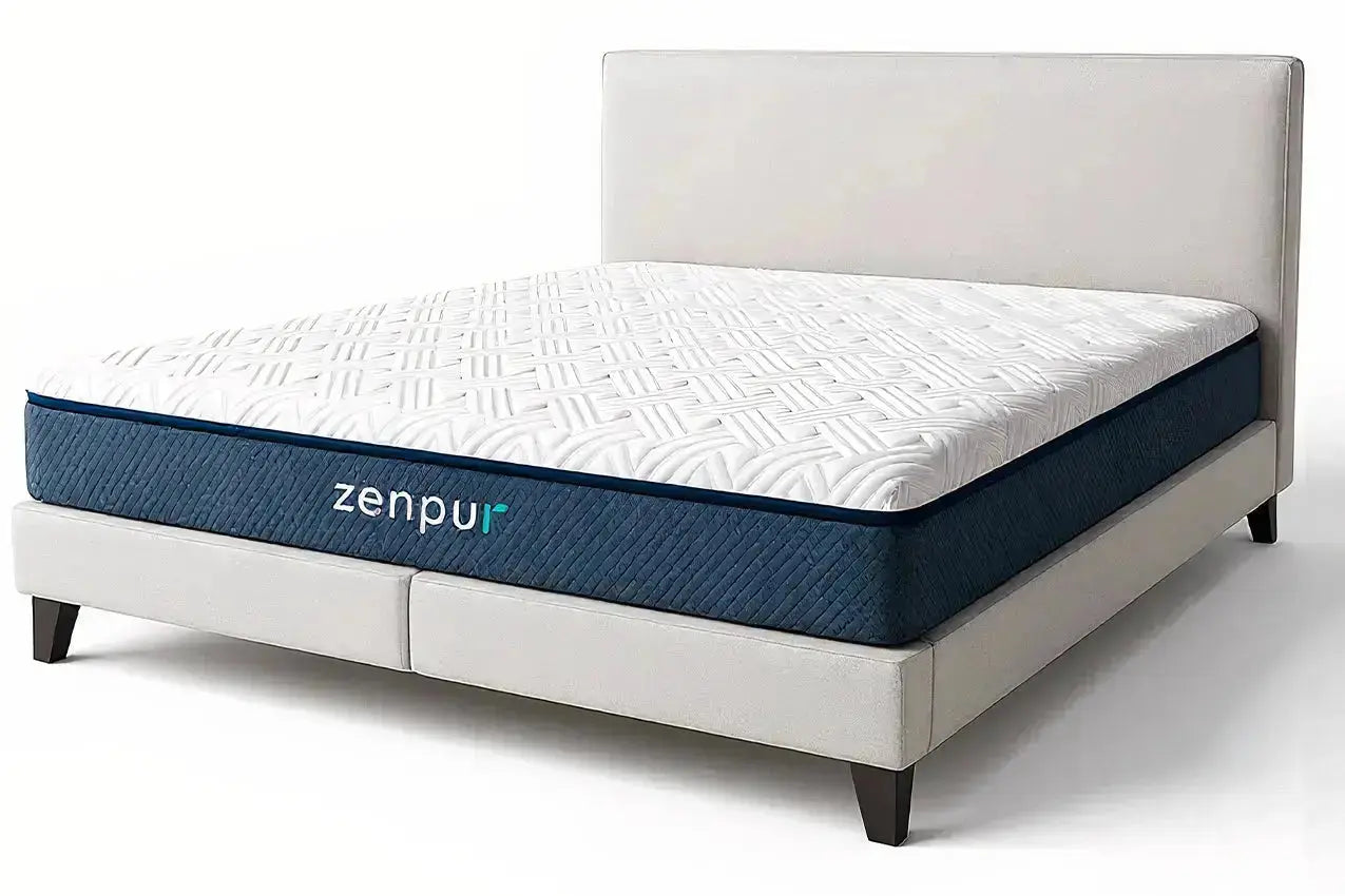 Matelas ZenPur sur lit moderne, mousse à mémoire de forme pour alignement du corps et confort maximal