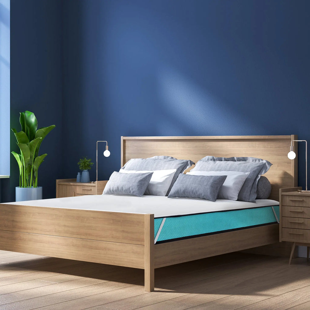 Protège-matelas ZenPur placé sur un lit moderne pour protection et confort optimal